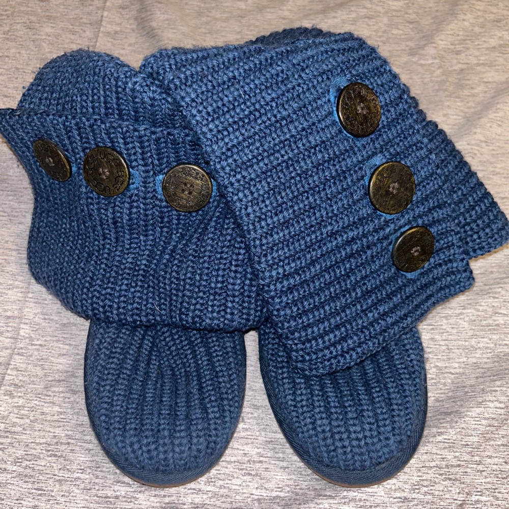 Navy Cardy Knit Uggs